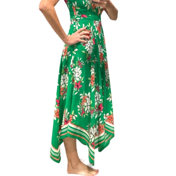 Vince Camuto A line handkerchief hem floral dress. Women’s size 2. - Picture 6 of 6
